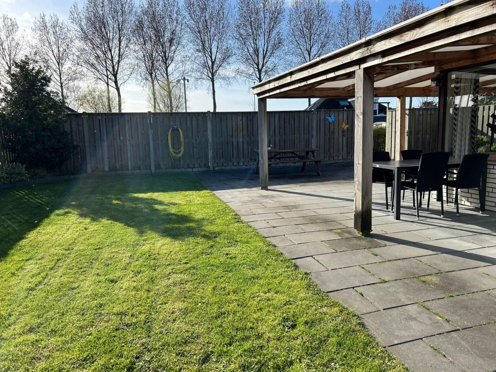 Gemütliche Hütte-Outside