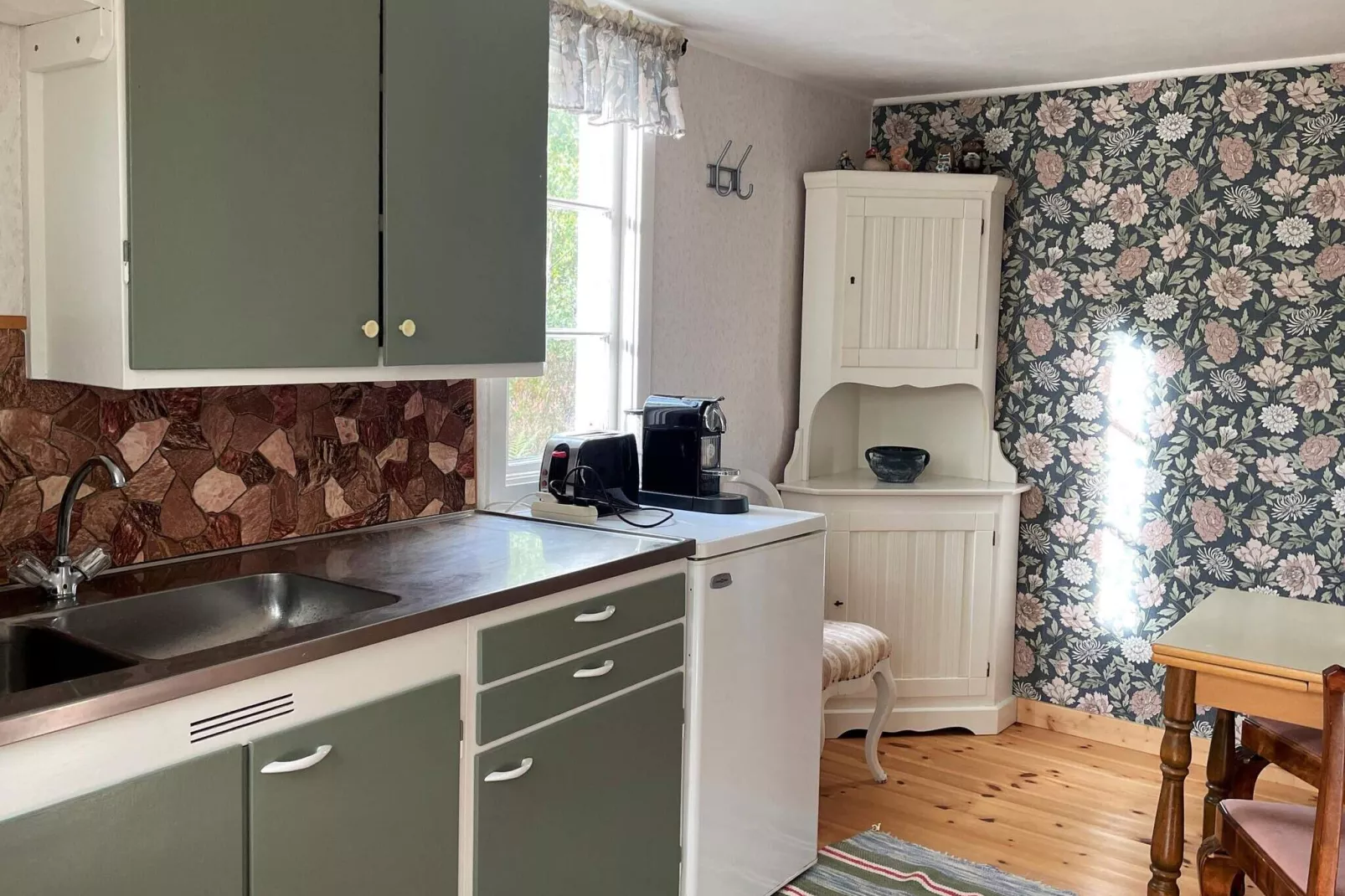 2 person holiday home in HENÅN-Indoor