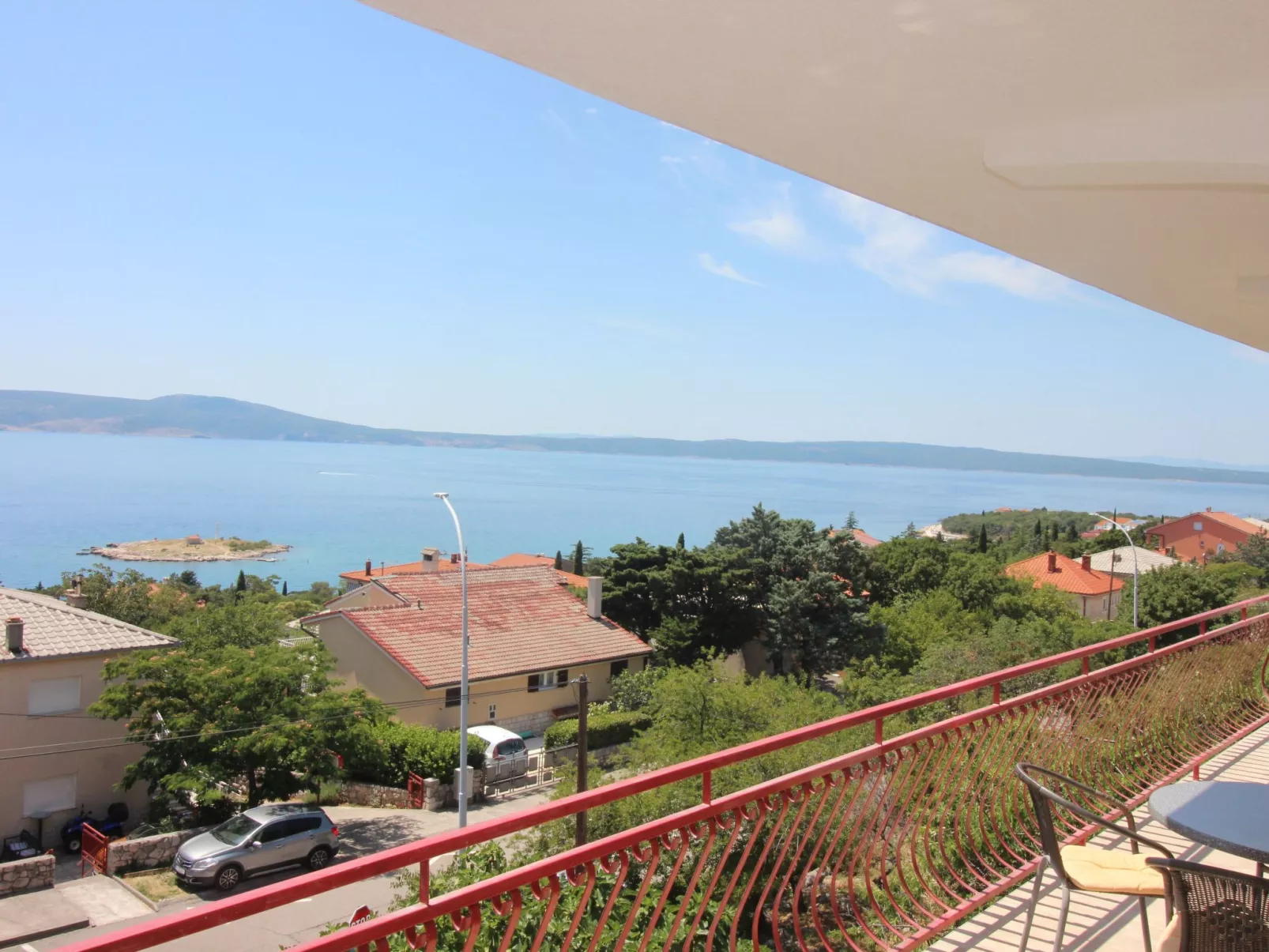 "Manda 2" mit Blick auf das Wasser-Outside