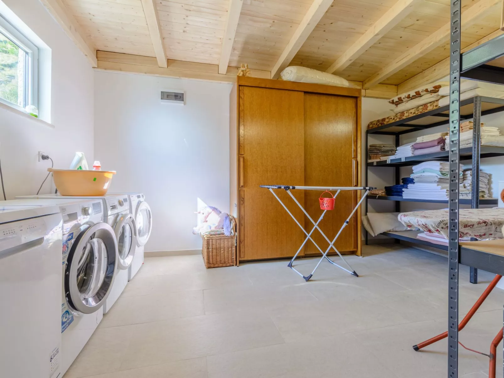 Villa mit vier Schlafzimmern und beheiztem Pool