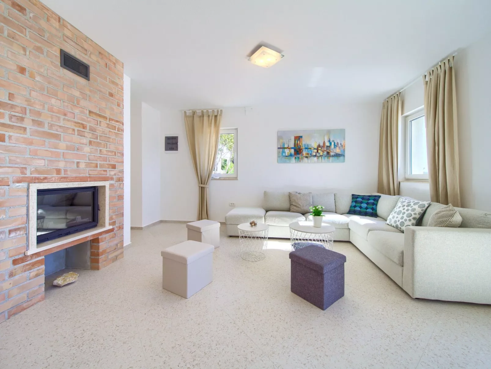 Geräumige, luxuriöse 5*-Ferienvilla mit Meerblick, eigenem Pool und großer Terr-Dedans