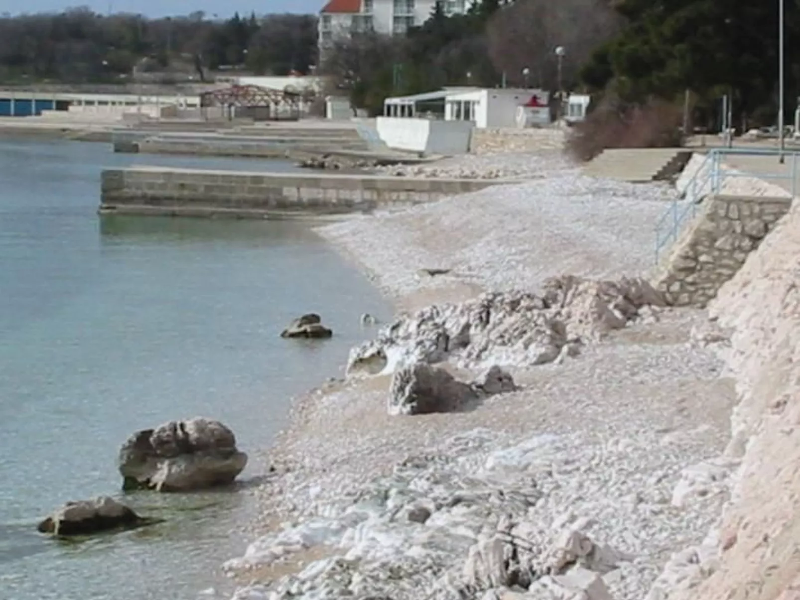 "Adriana" mit Blick auf das Wasser-Outside