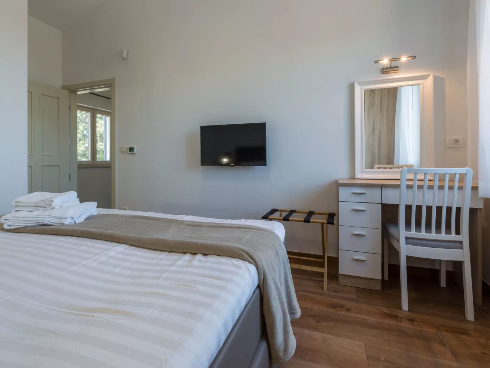 Tolles Ferienhaus in Deklići mit Privatem Pool