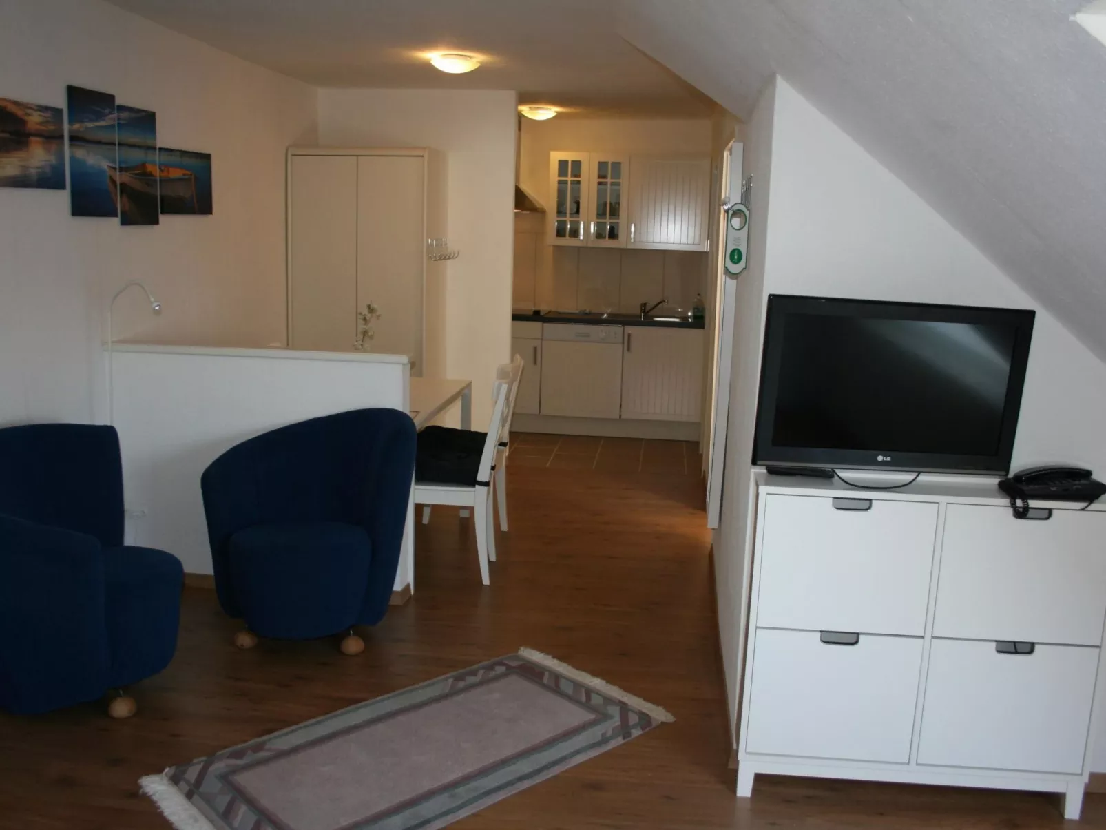 Komplett renovierte, helle Ferienwohnung