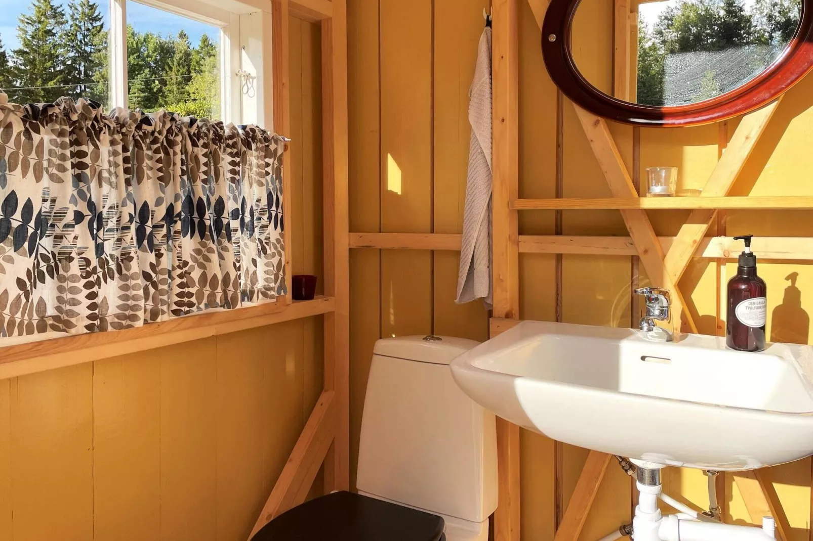 2 person holiday home in HENÅN-Indoor