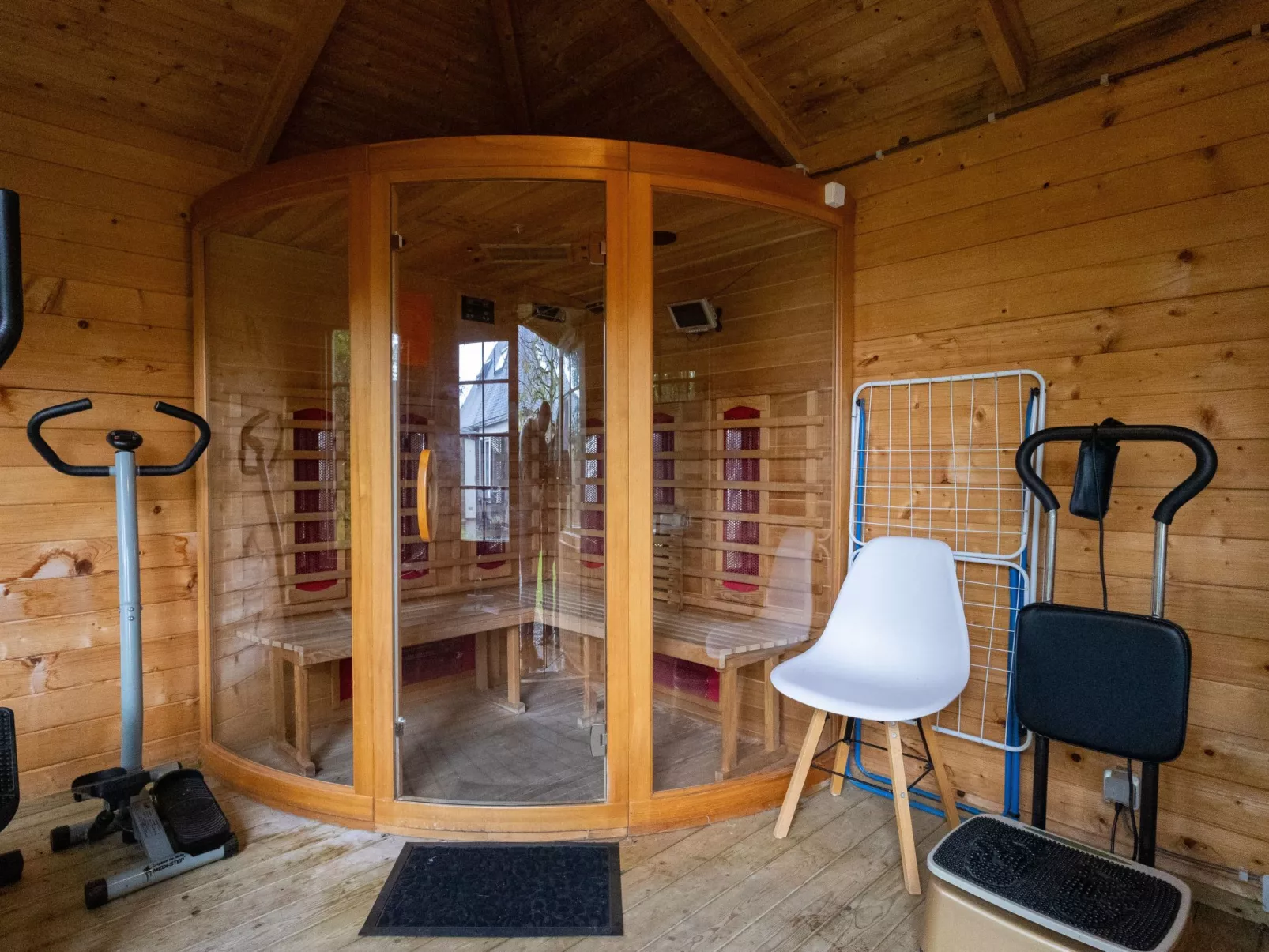 "Ferienhaus mit Jaccuzi"-Draußen