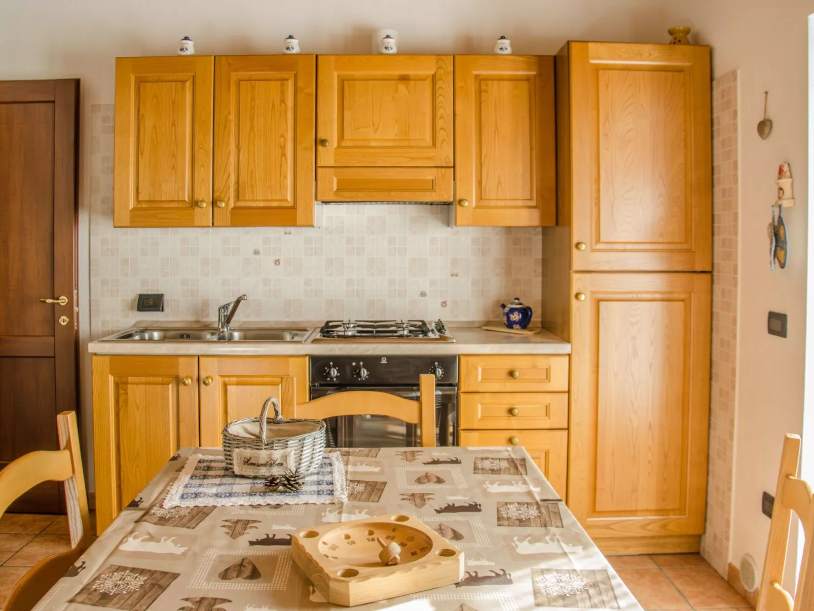 Helle, panoramische Wohnung in den Alpen.-Inside