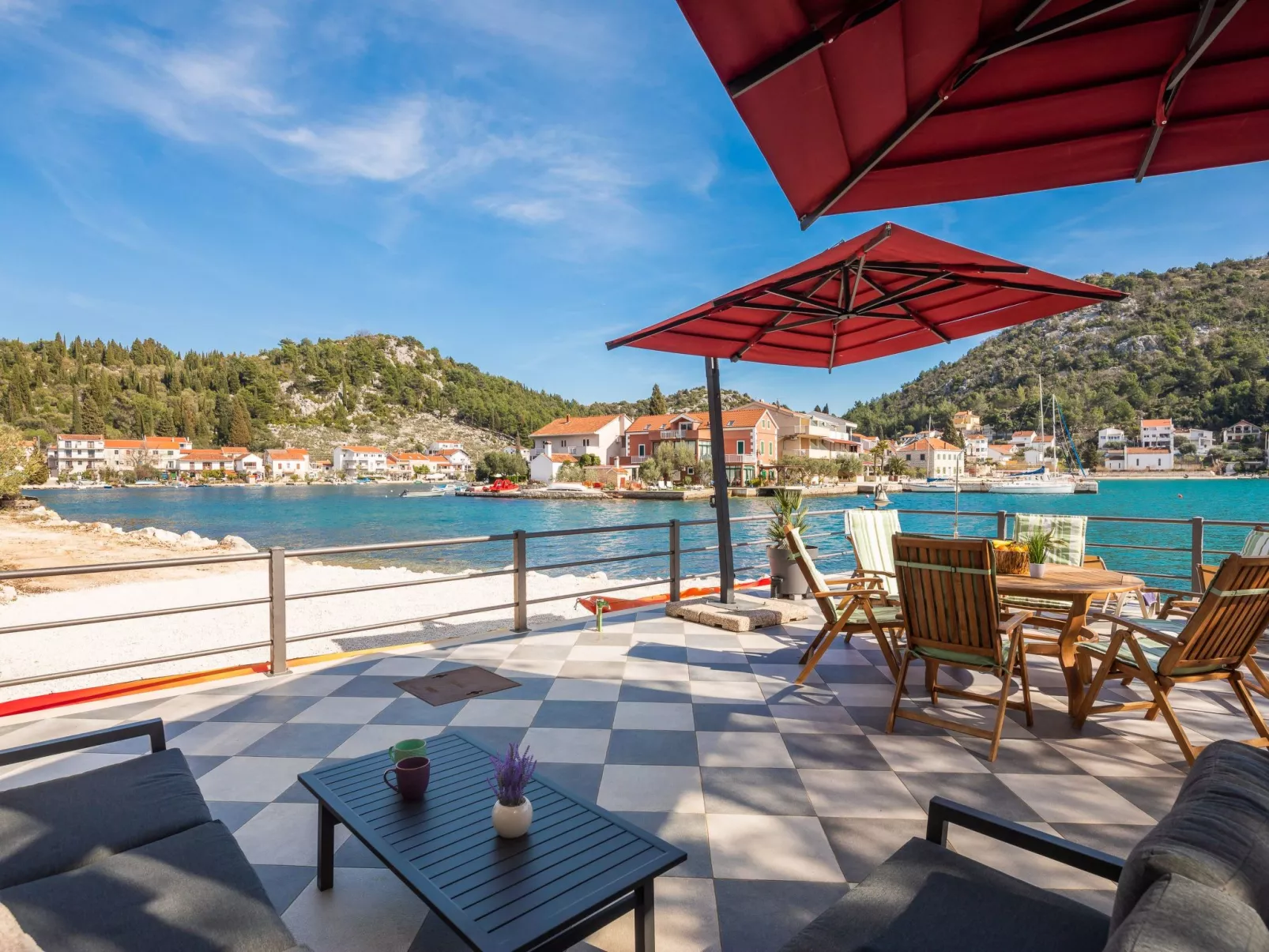 Sonnenaufgang an der Adria - Strandhaus-Drinnen