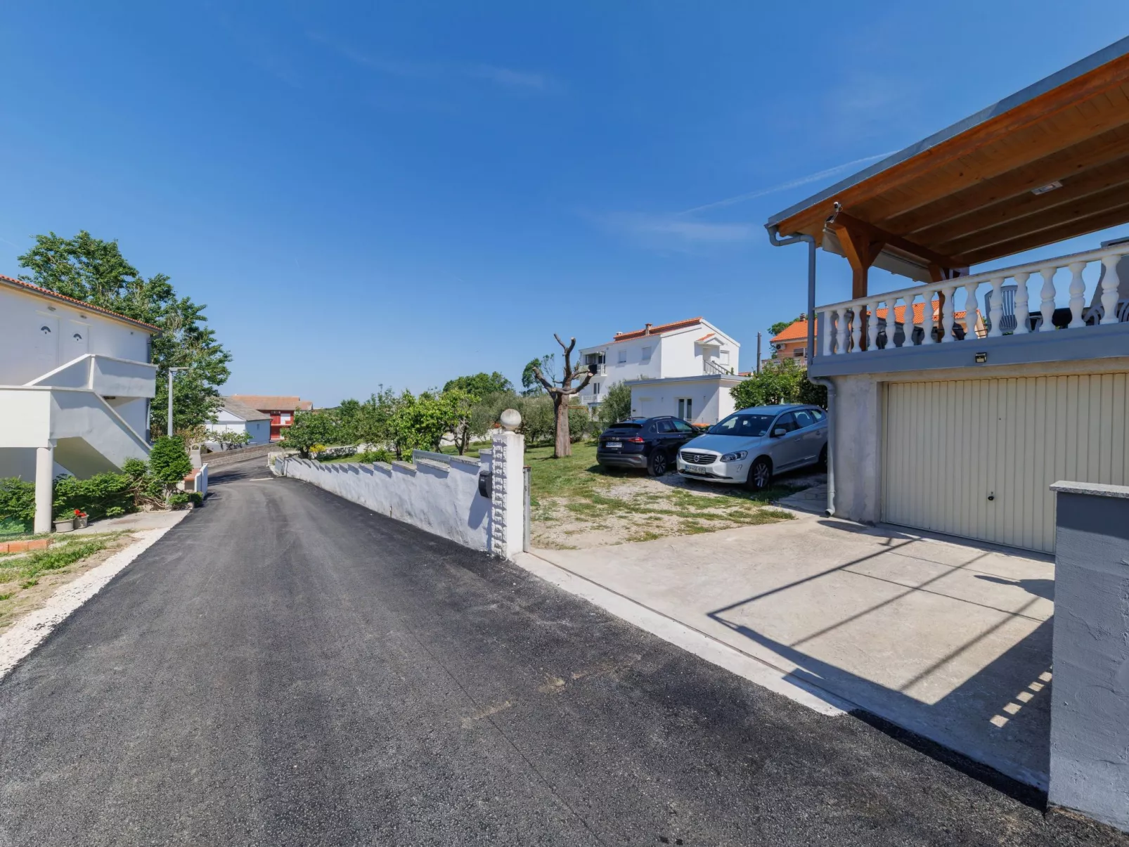 "Zara" mit Blick auf das Wasser