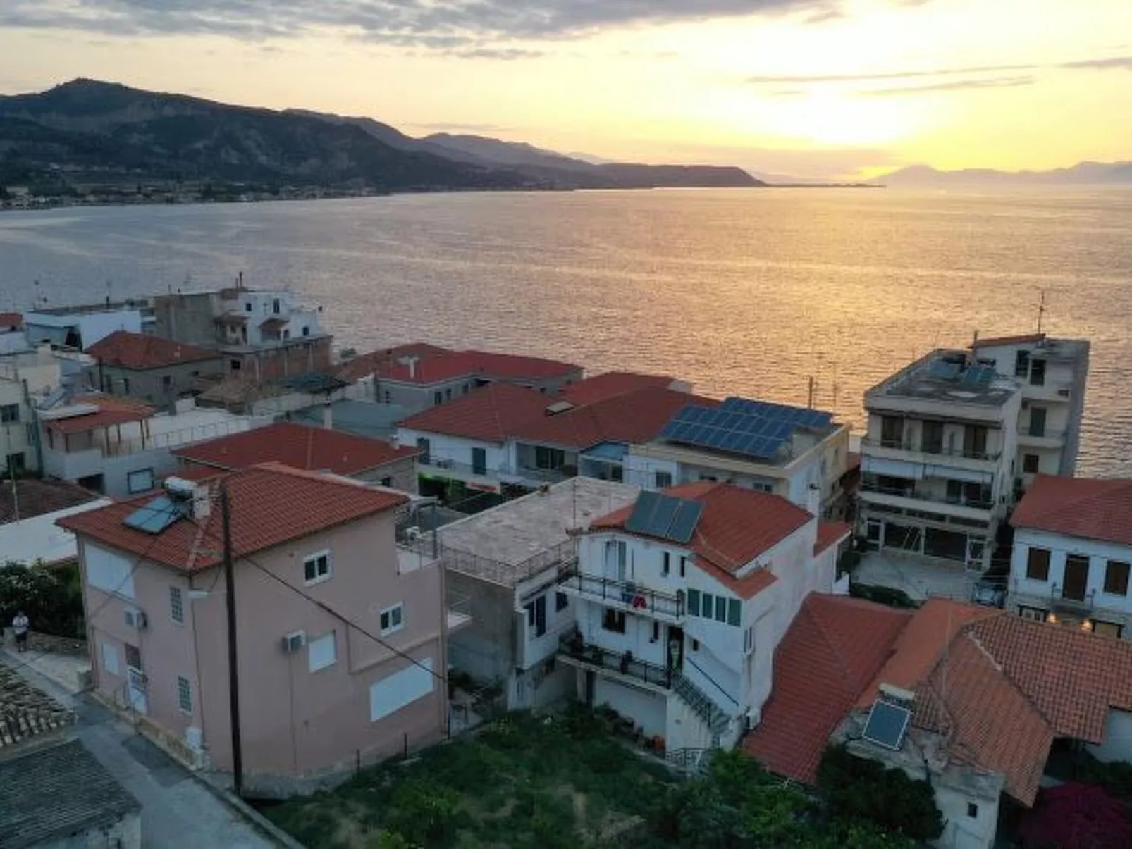 Charmantes Appartement in Derveni-Draußen