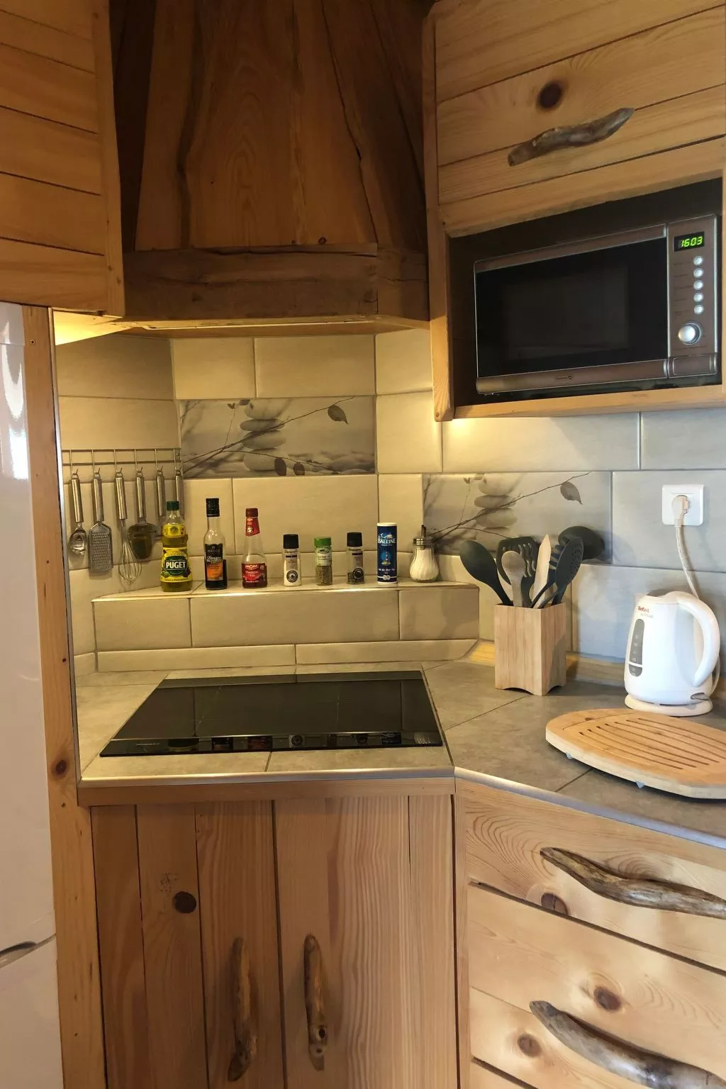 "Au Crêt du Bois" (Auf dem Wald)-Drinnen