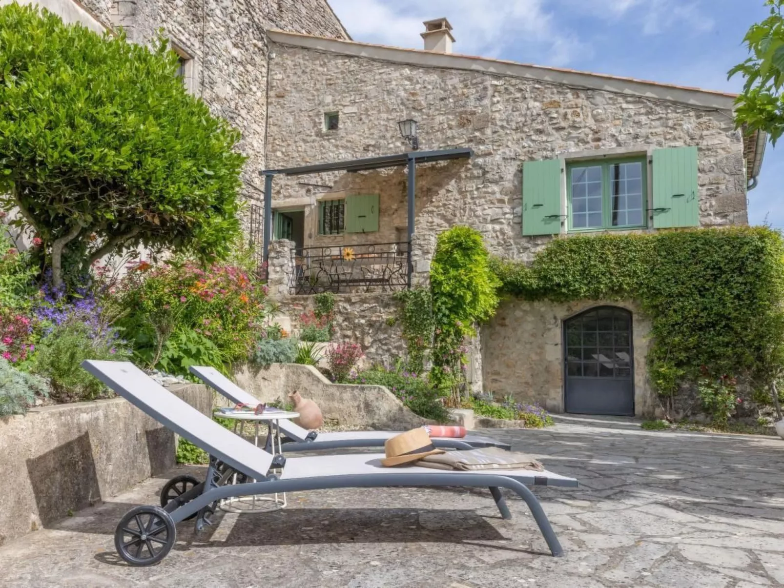 Clos de l'Olivier-Draußen