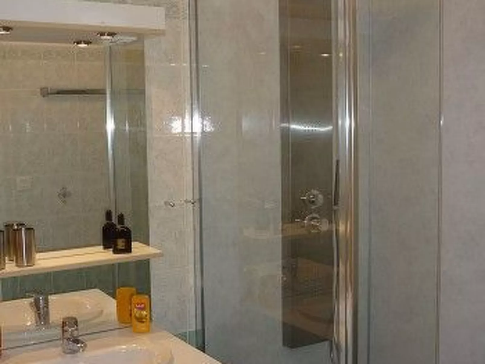 Komfortables Ferienhaus mit Gemeinschaftspool