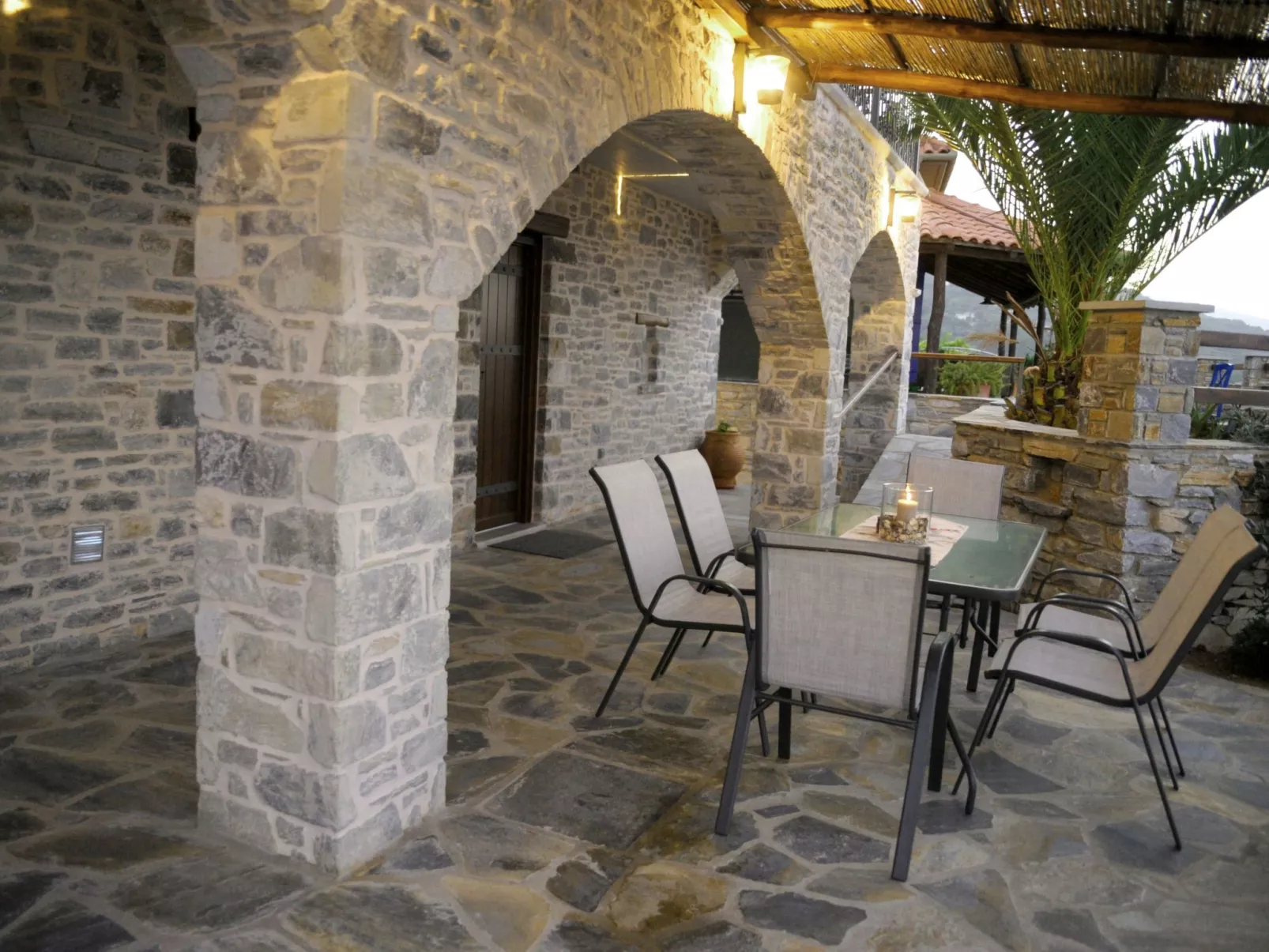 Anwesen mit eigenem Jacuzzi-Draußen