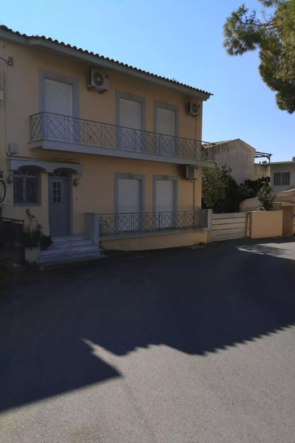 Mit Blick auf das Wasser-Outside