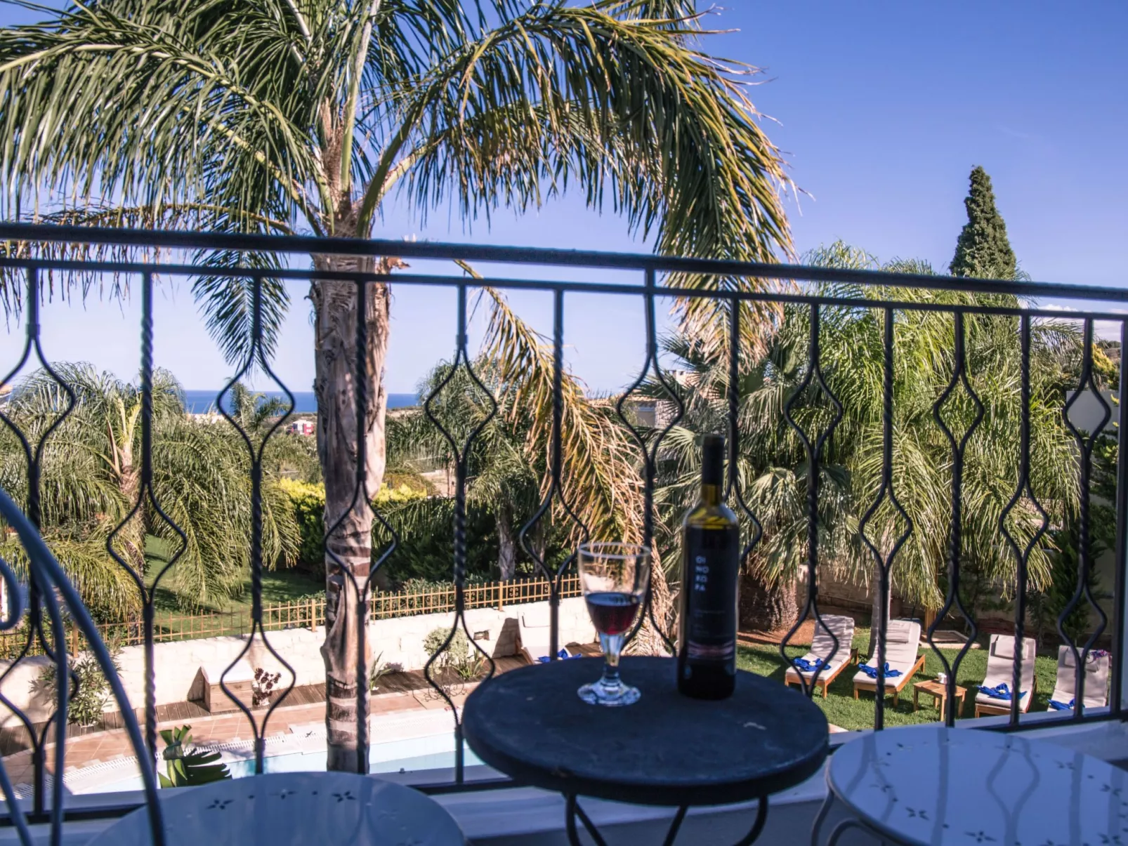 Ferienvilla mit Garten, Grill und Terrasse - Outside