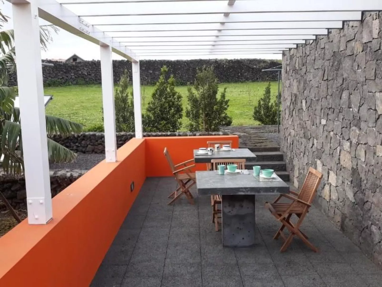 Abrahams Himmelshaus 2-Draußen