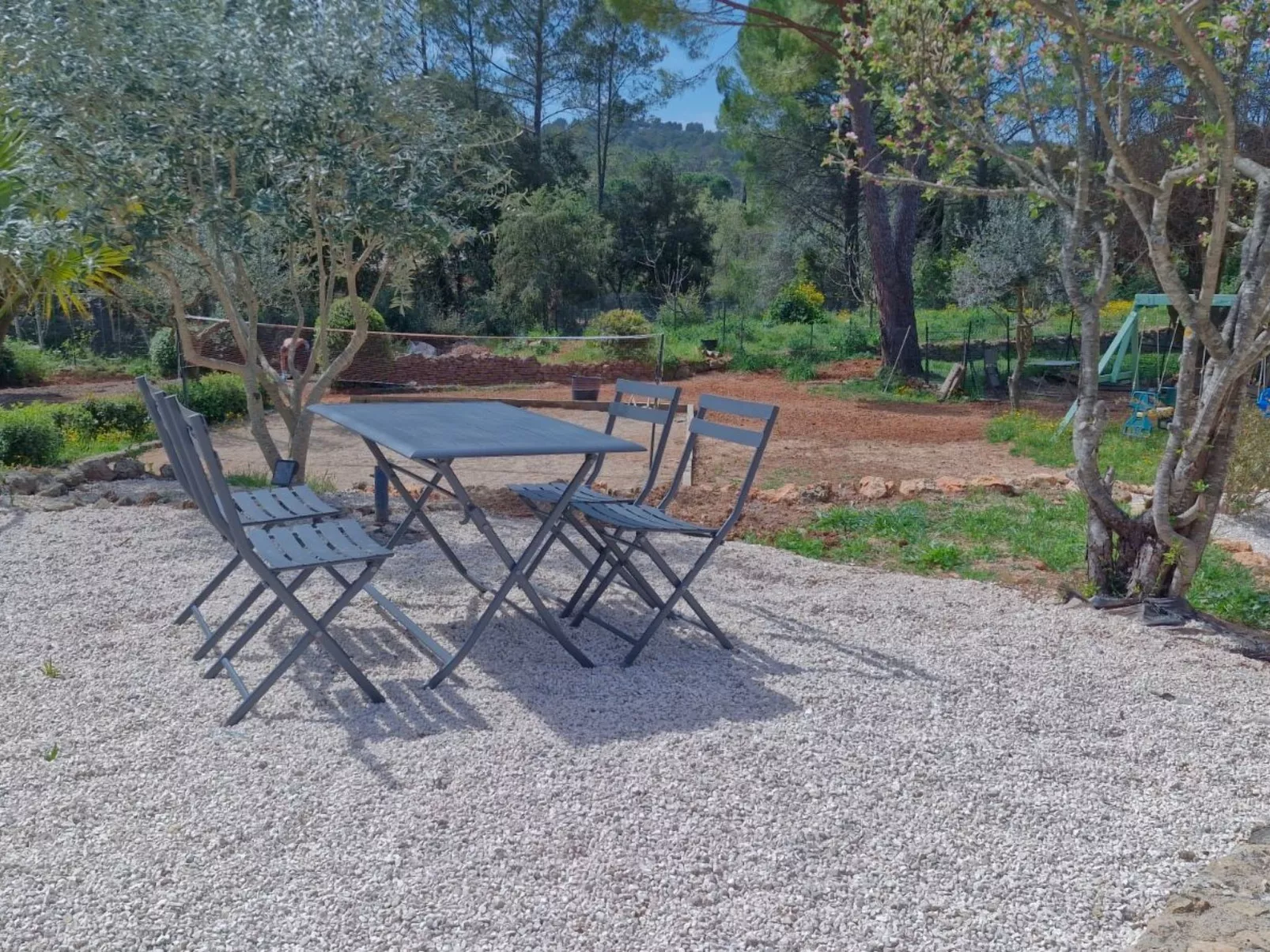 "La Cigale" mit Schwimmbad-Draußen