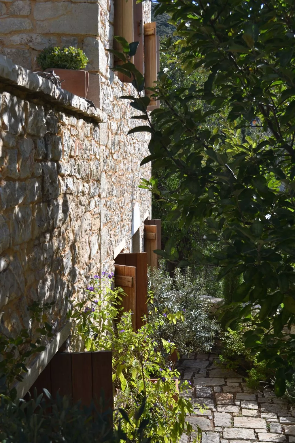 "Stone Retreat"-Dehors