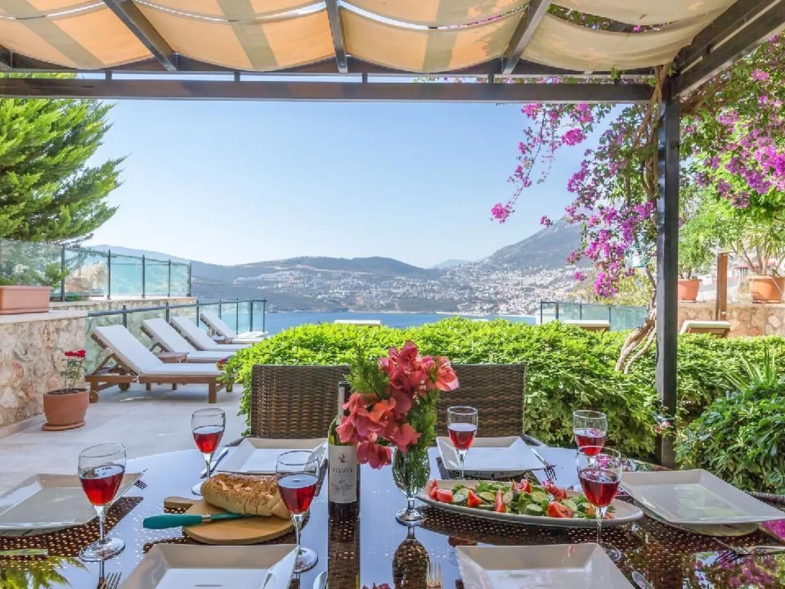 Luxuriöse Villa mit atemberaubendem Meerblick-Outside