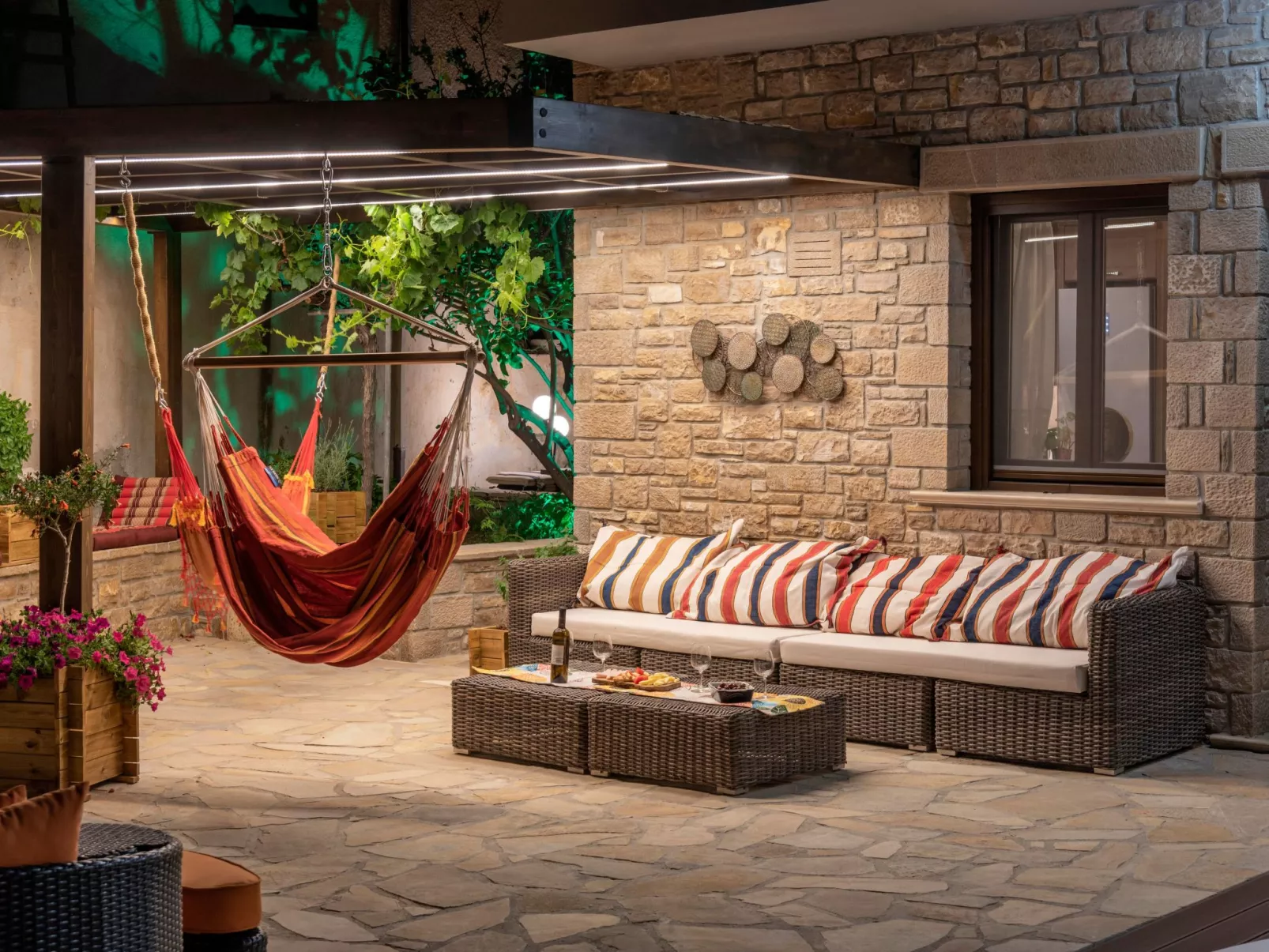 Paradisos für 14 Personen und 4 Kinder