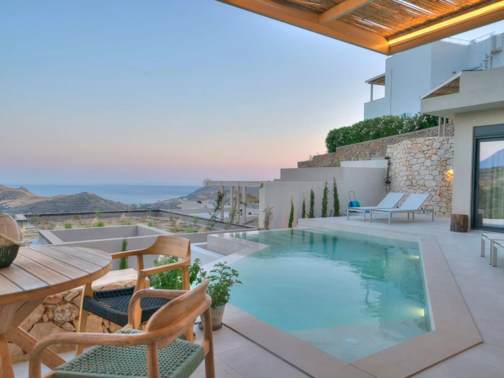 "Serenity" mit eigenem Pool-Outside