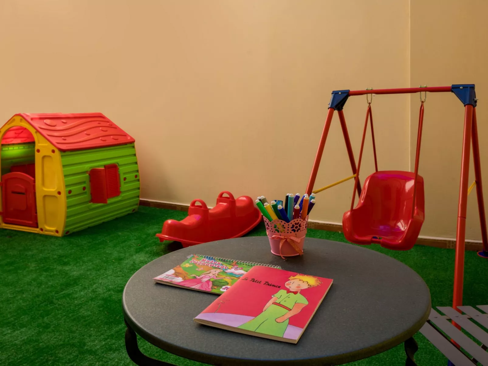 "Villa Erontas" mit Blick auf das Wasser-Inside