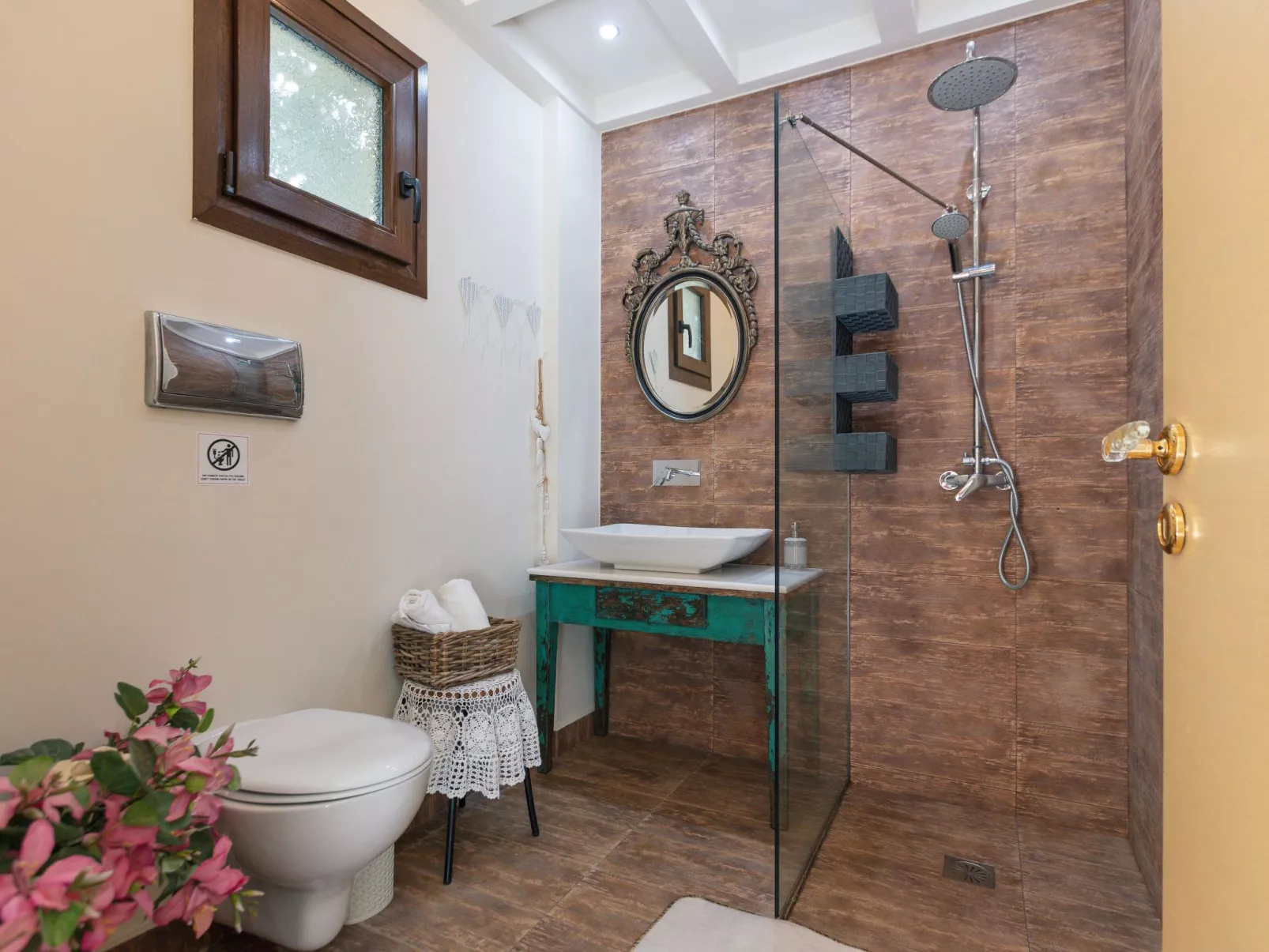 Villa, Privater Pool Gehweite zu Annehmlichkeiten-Inside