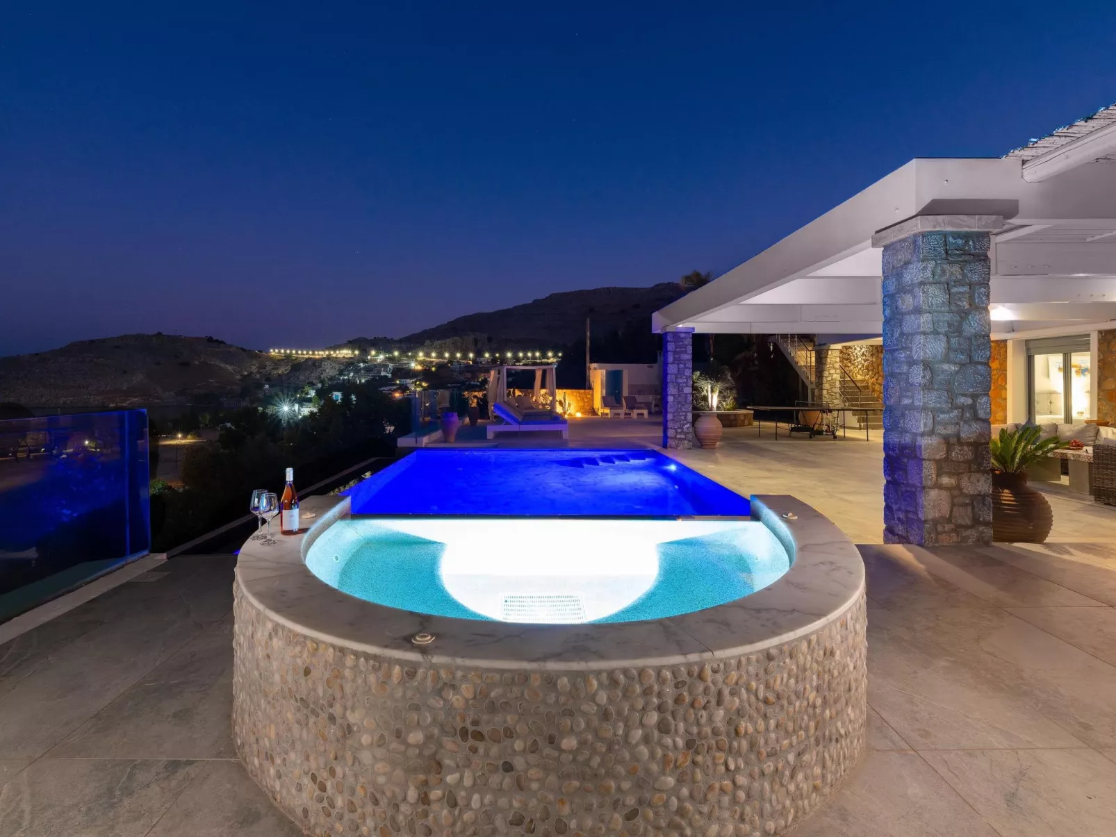 Moderne Luxusvilla-Dehors