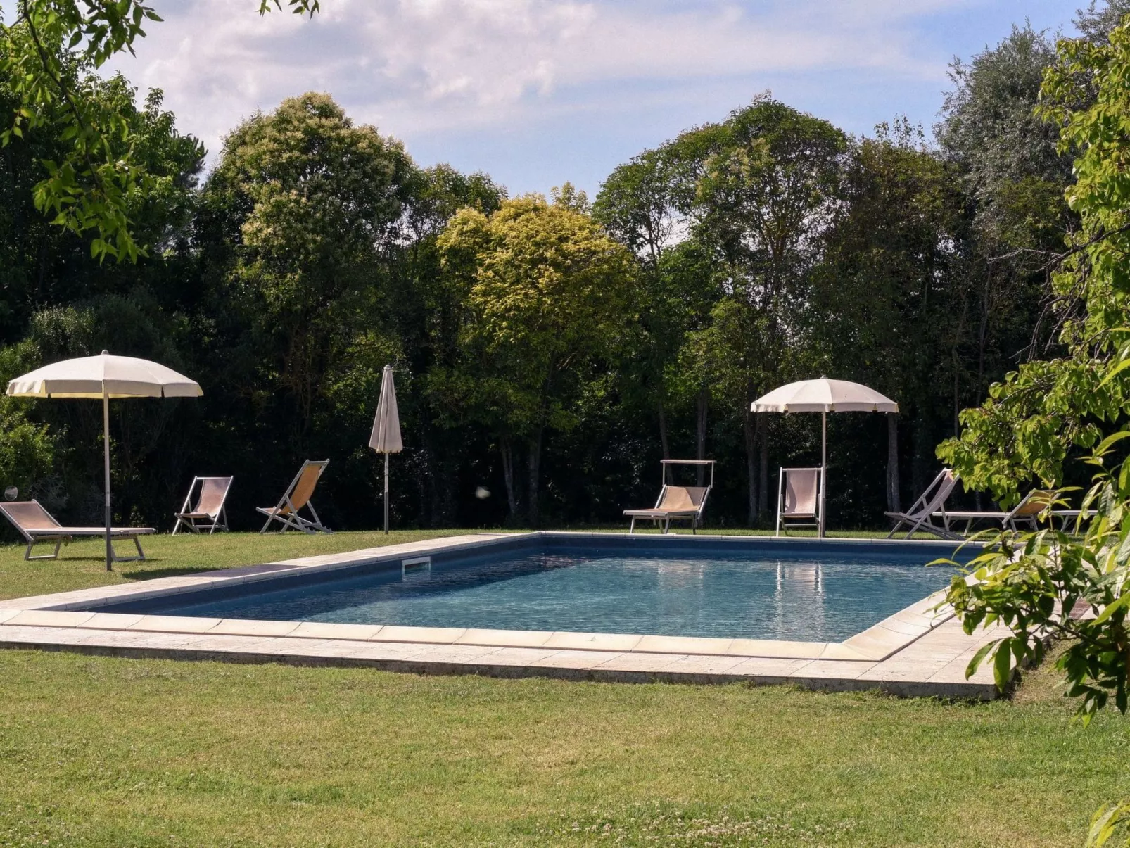 'Molinello albicocco'-Outside