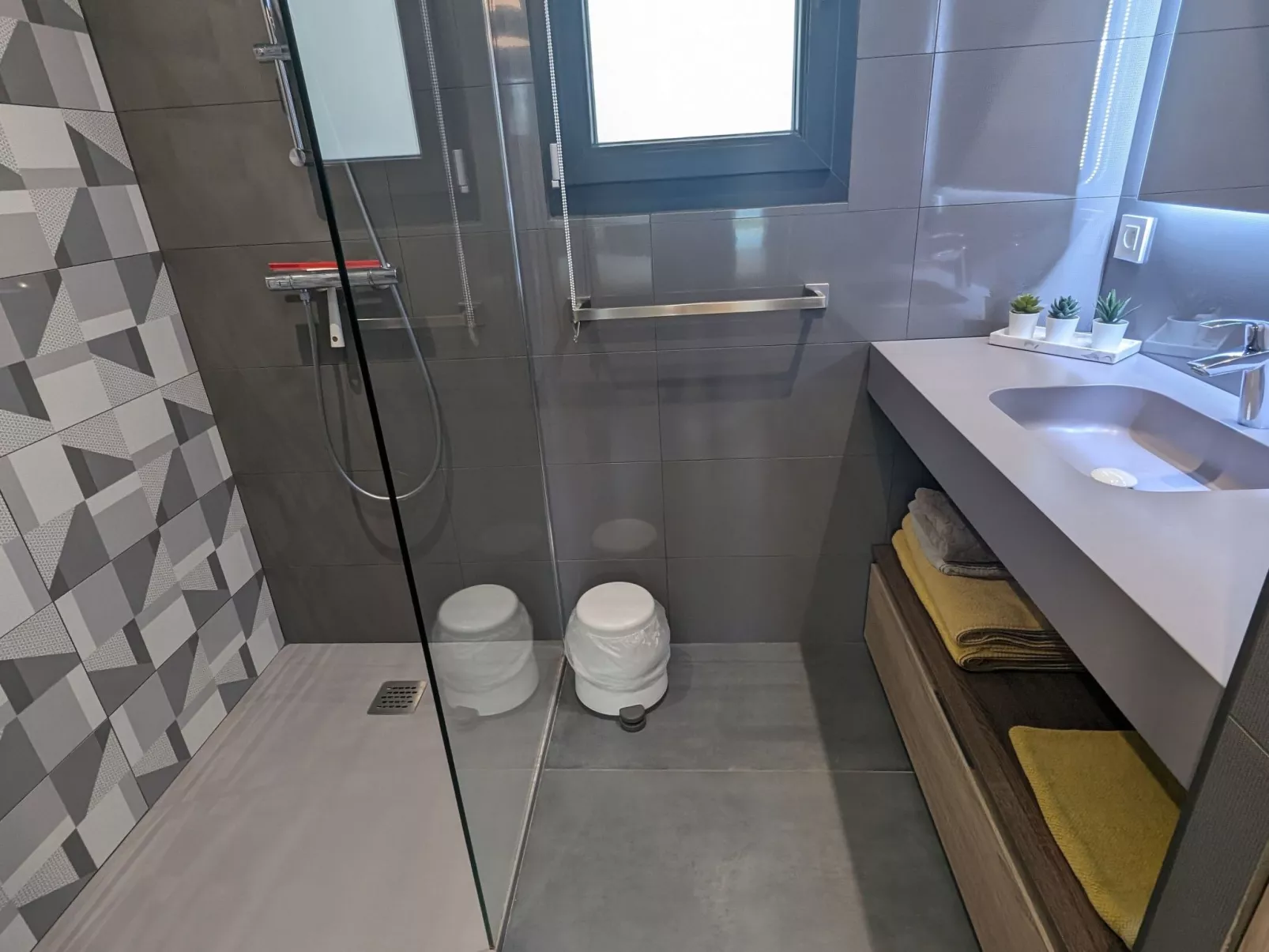 Luxuriöse Wohnung mit beheiztem Pool und private-Drinnen