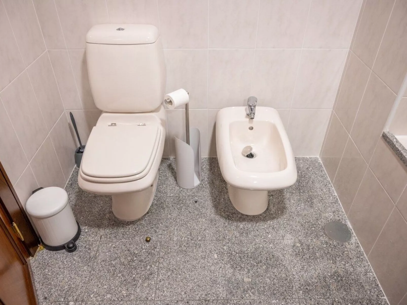 Meerblick First Line mit 2 Pools 5-Drinnen