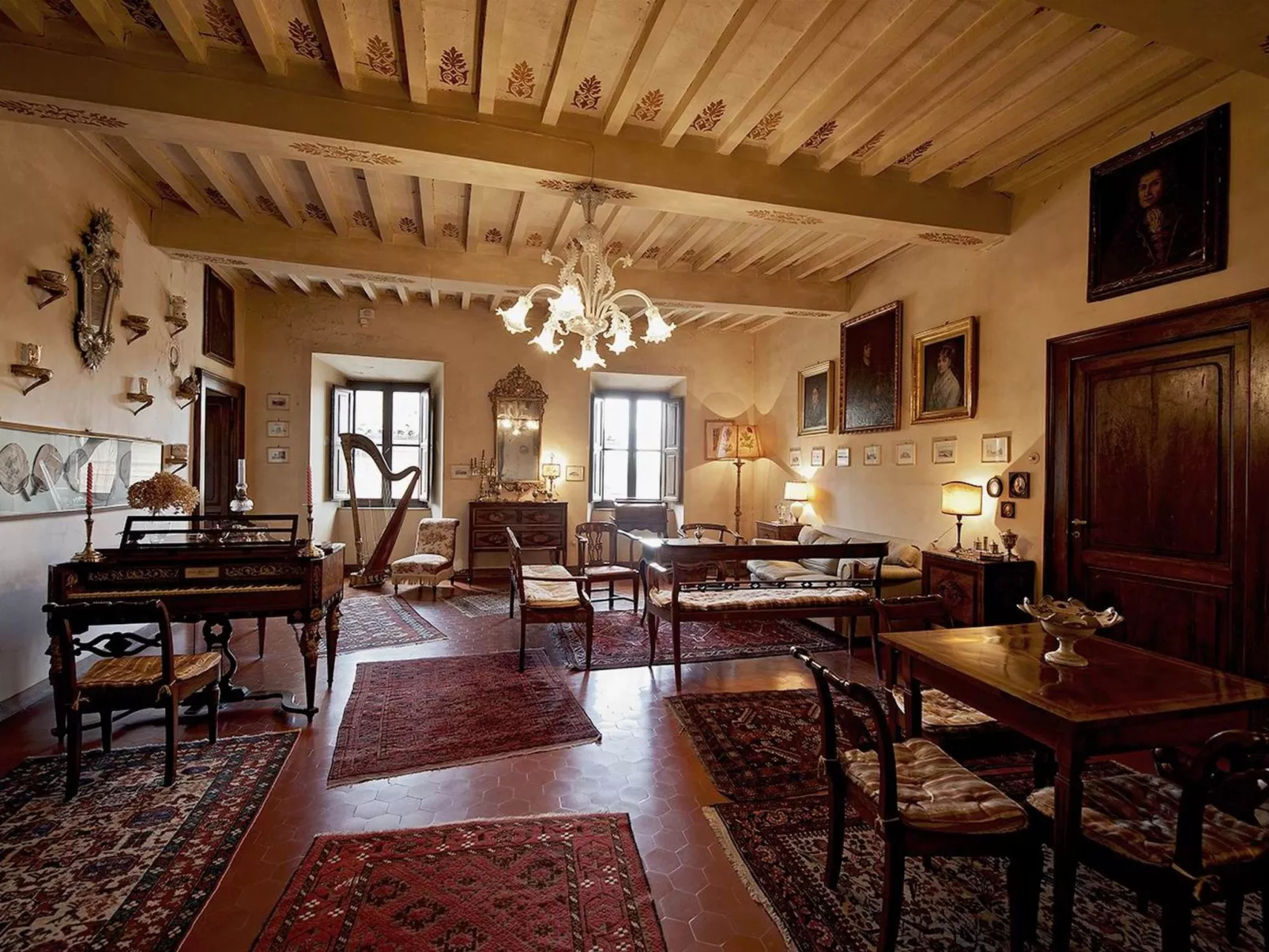 Magie im Schloss, Unterkunft mit Schwimmbad'-Dedans