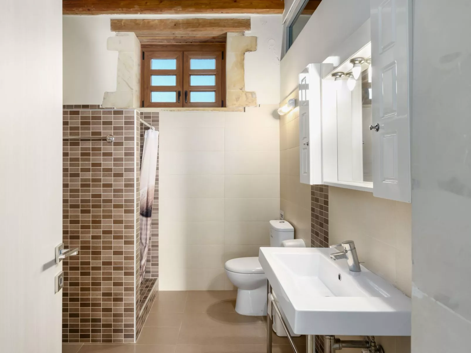 Villa "Arodamos" mit Garten, Grill und Terrasse-Inside