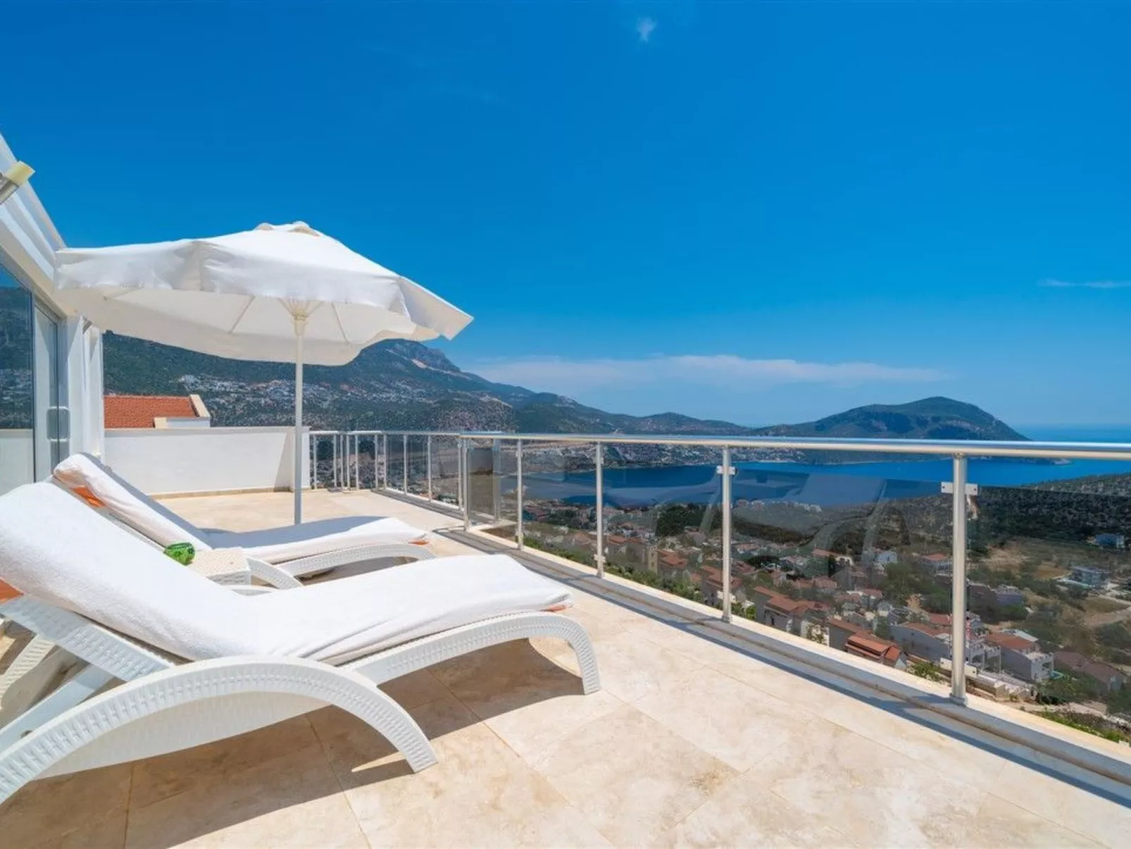 Villa Blueline mit Pool und Meerblick, im Zentrum