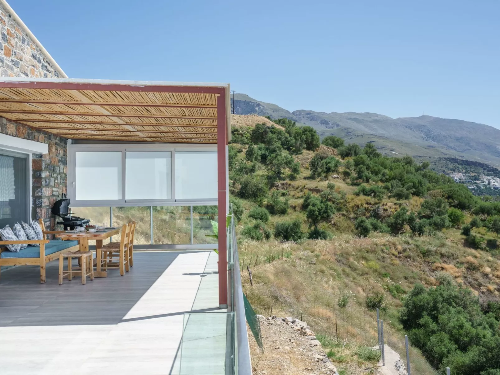 Neue Villa mit privatem Pool und BBQ, 2.5km zum Strand-Outside