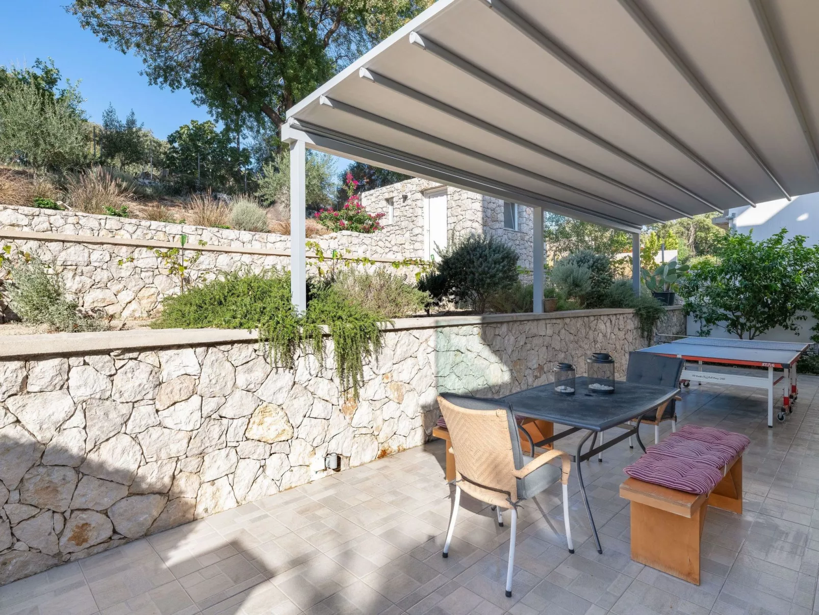 Schöne Pool-Villa Terpsis-Dehors