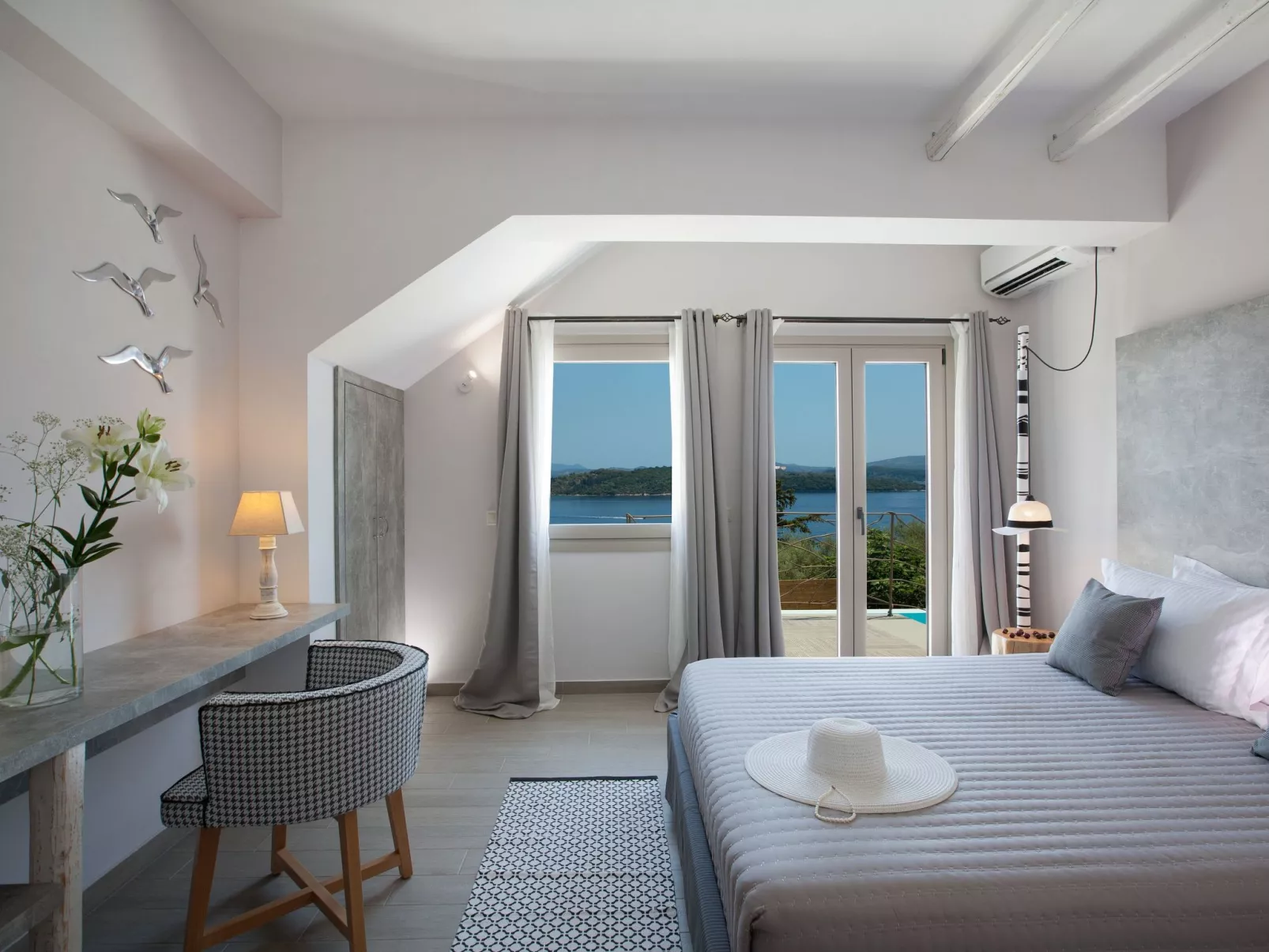 Für 6 Personen und 1 Kind in Perigiali