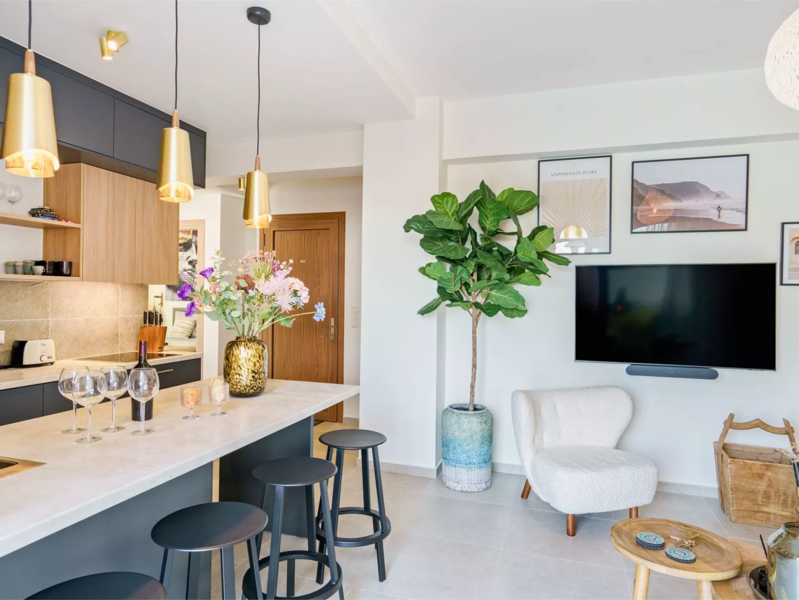 Neu gebaute Villa mit privatem Pool und BBQ-Inside