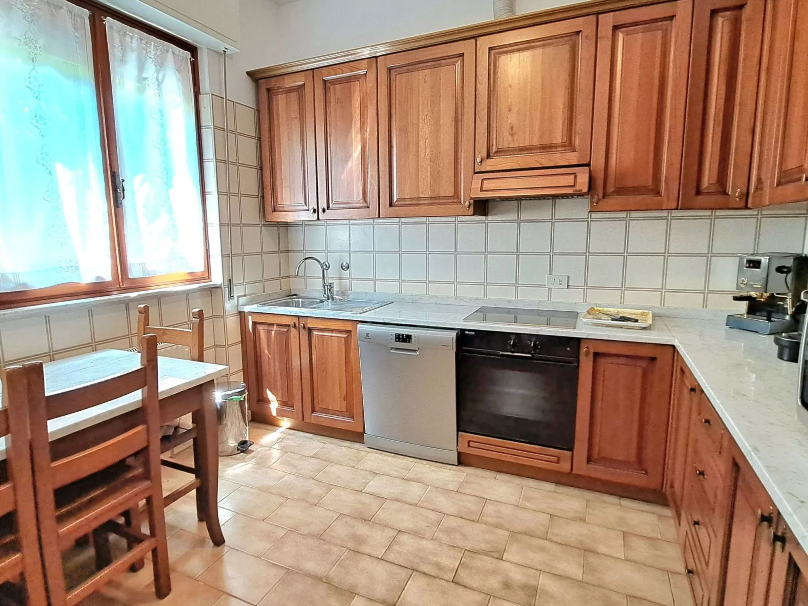 Hill Palace Villa-Inside