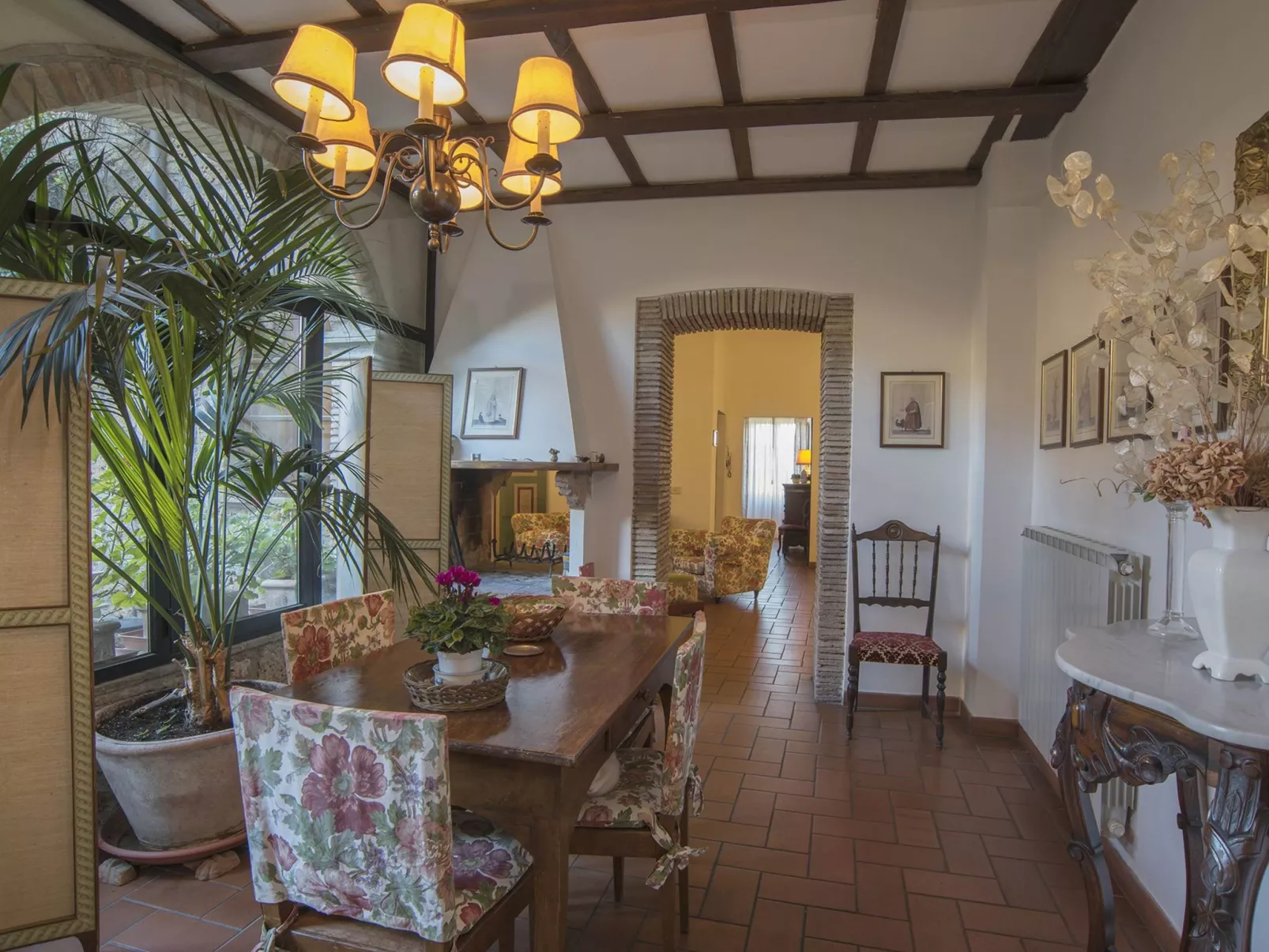 Komfortable Unterkunft in einem Schloss, Schwimmbad