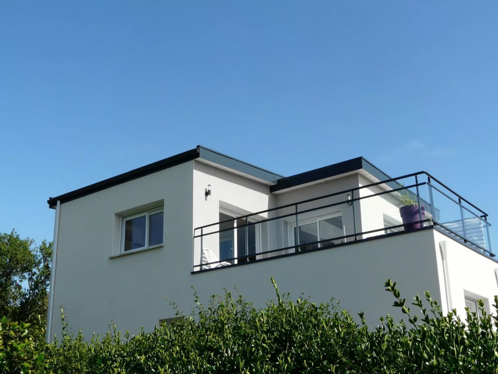 Mit Blick auf das Wasser-Outside