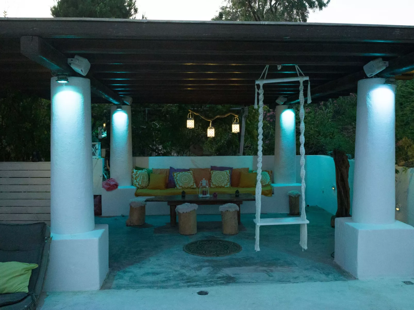 Hütte mit eigenem Garten und Grill-Dedans