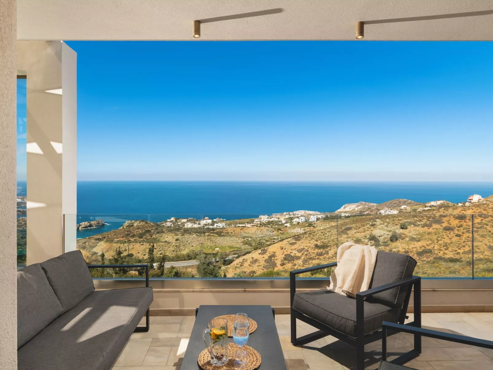 Luxuriöses Anwesen mit Meerblick und beheiztem Infinity-Pool-Image-tags.info