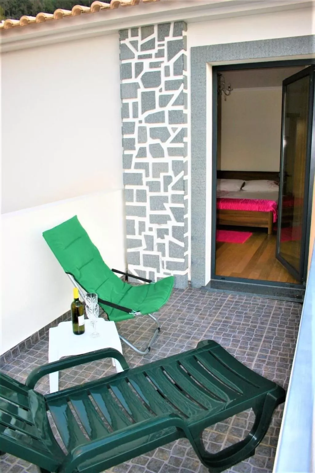 "Silva Sol" mit Blick auf das Wasser-Dehors