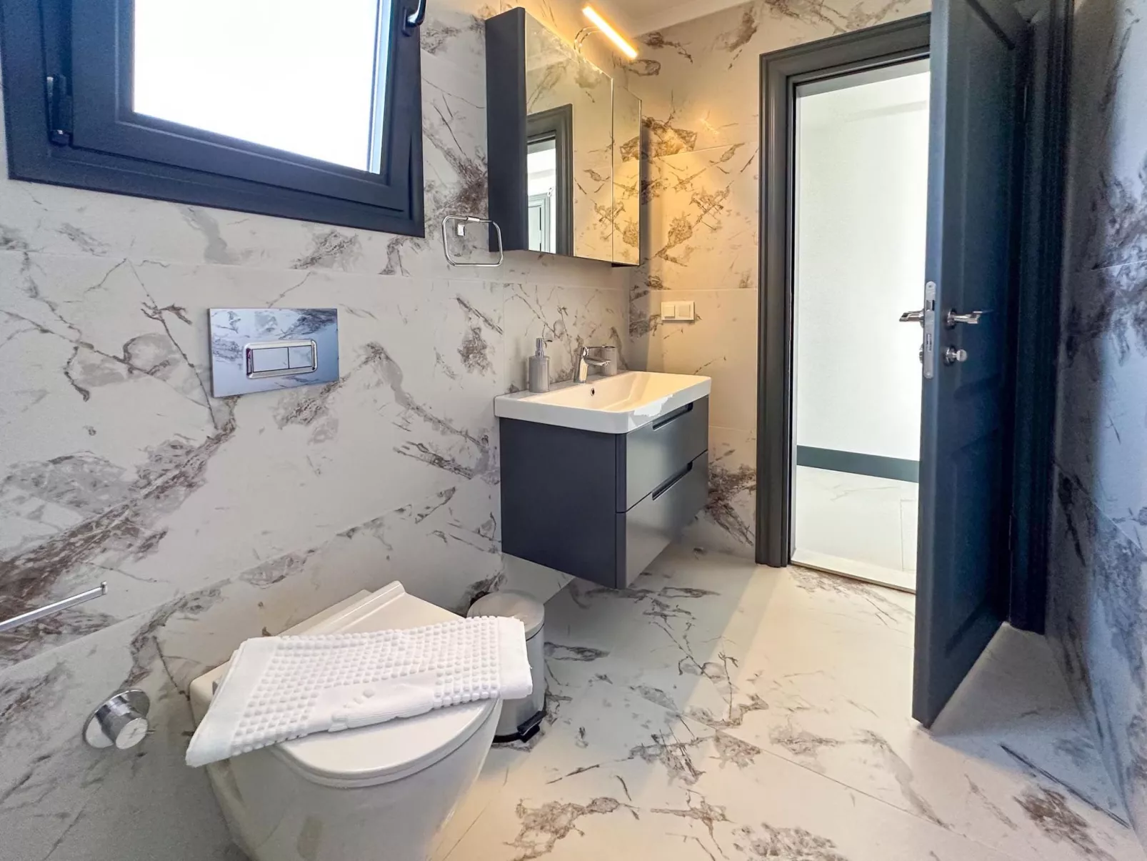 Luxuriöse Villa "Galaxy V2", 300 Meter vom Meer