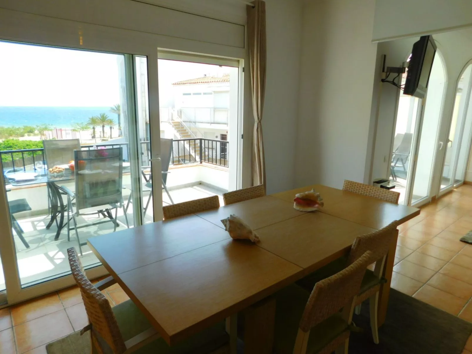 Piso de vacaciones de 2 habitaciones, con amplia terraza y parking en Salatar,-Image-tags.info