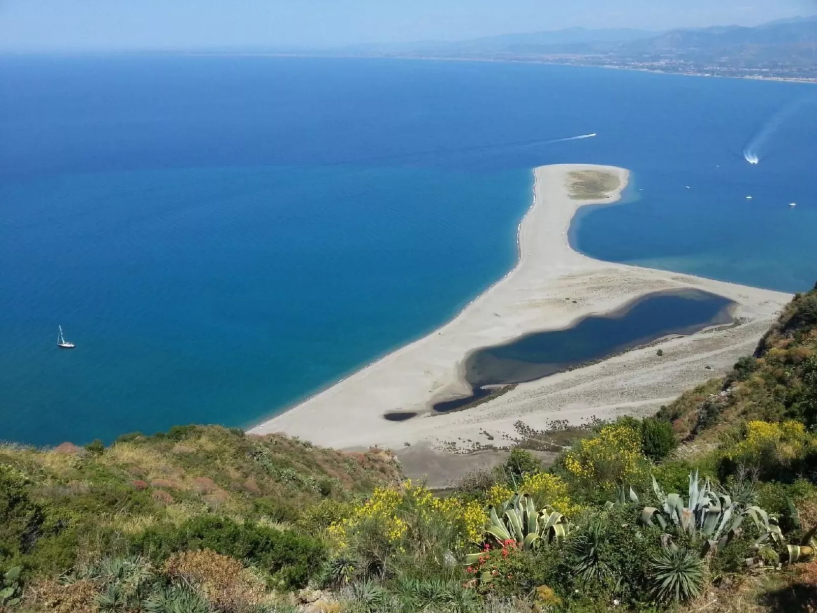 Landhaus mit Blick auf die Äolischen Inseln