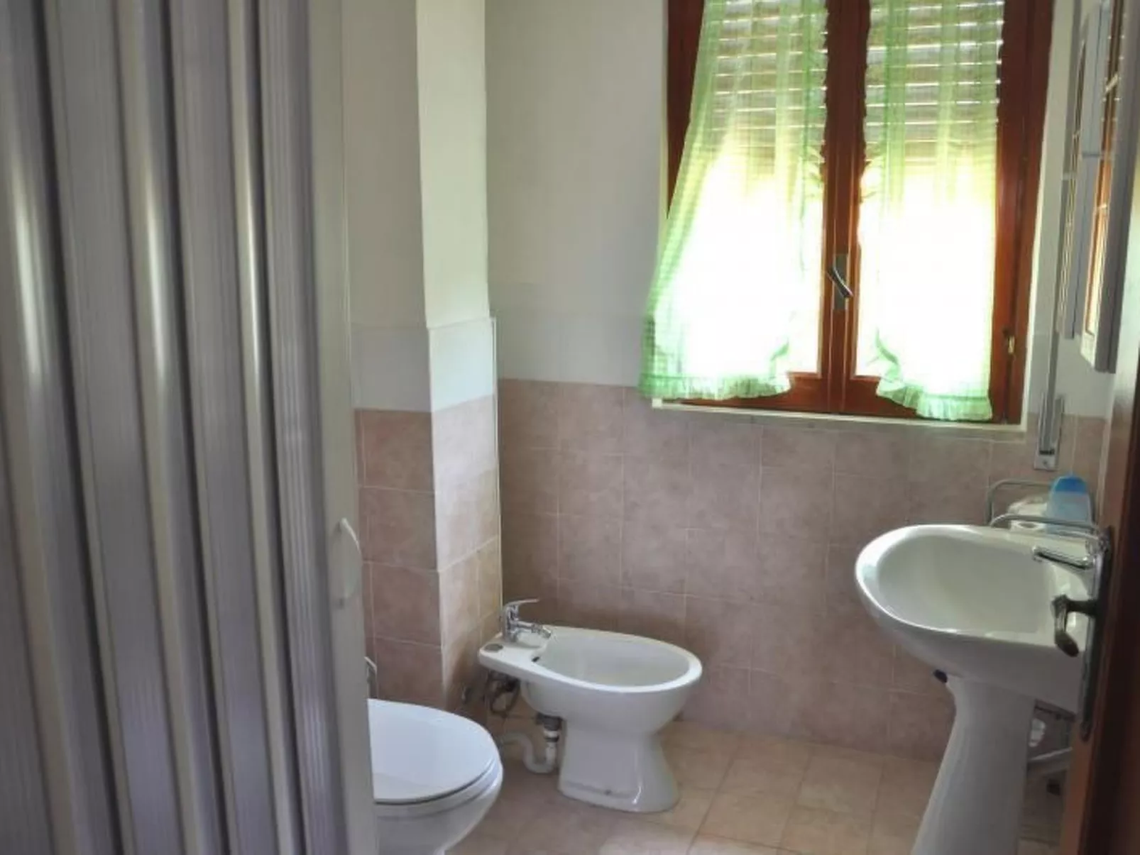 Für 4 Personen 90qm Agnone Bagni-Dedans