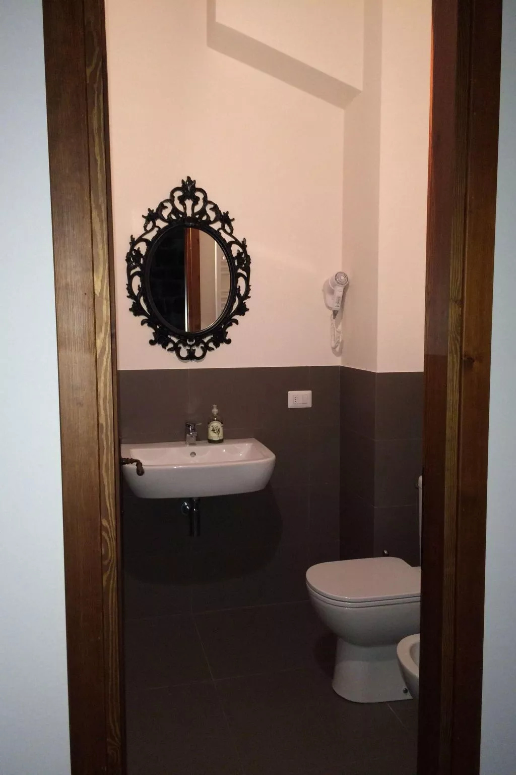 'La torre' mit Pool-Image-tags.info